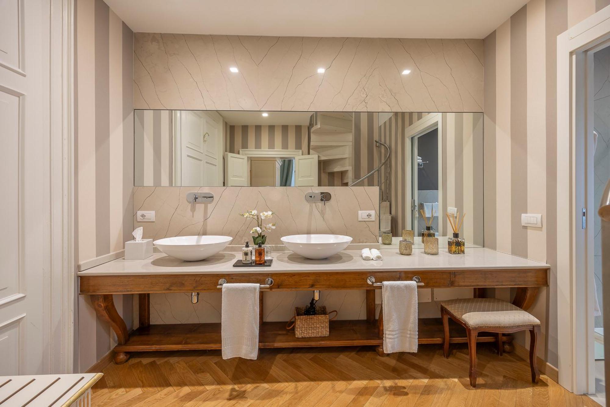 Deluxe King Room,1667454015:JPEG